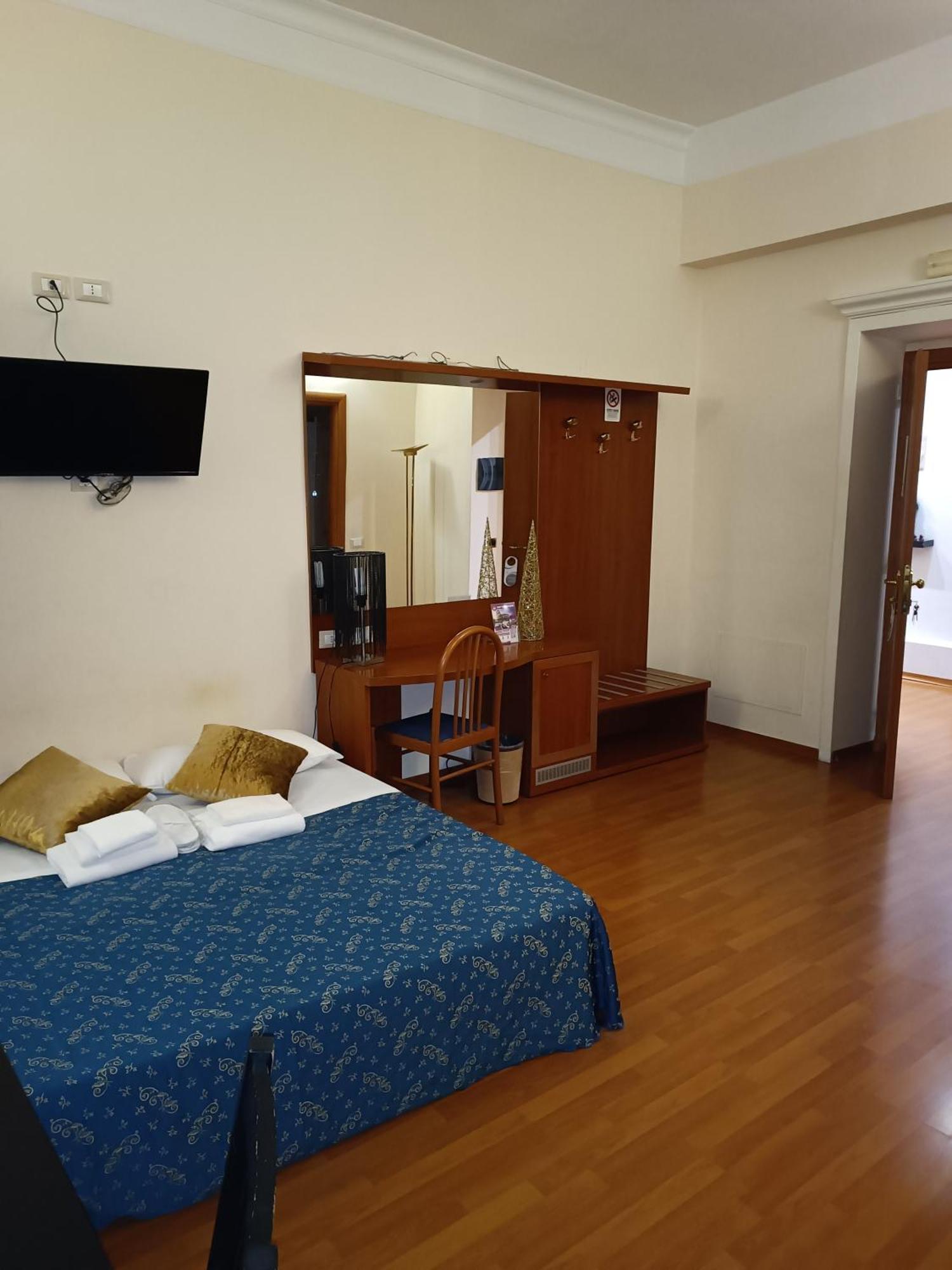 Opera Italian Suite Roma Exterior foto